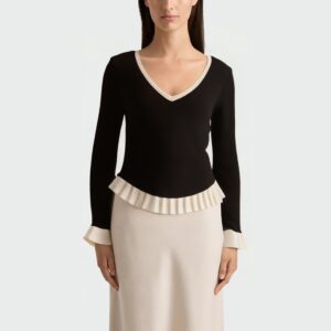 Fashionable V-neck ruffled women's long-sleeved top