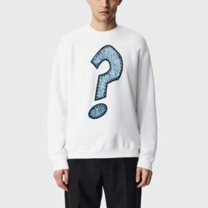 White loose men's long-sleeved pullover